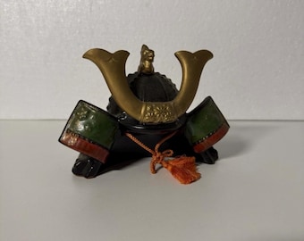 Figura de casco de armadura samurái KABUTO de cerámica japonesa antigua vintage