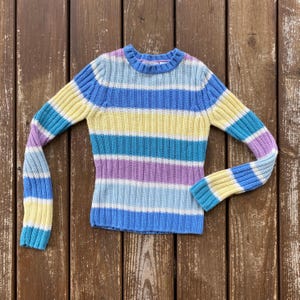 Vintage energie 90s Pastel Stripes Sweater | Boho Shirt | Nineties California Girl Sweater | Bohemian Jumper | Colorful Striped Sweater XS