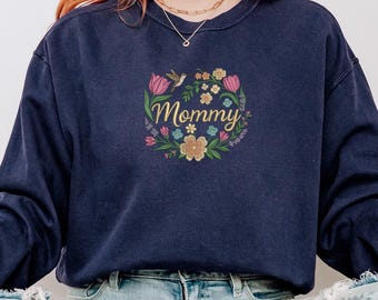 Mommy Embroidered Sweatshirt Comfort Colors 1566 – Floral Mom Crewneck Gift for Mom Mother's Day
