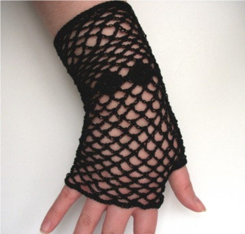 PDF Crochet Pattern Fishnet Fingerless Gloves With Diamonds Thread Crochet Pattern image 3