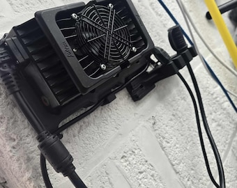 Supporto da parete per caricabatterie Surron Ultra Bee: staffa stampata in 3D per impieghi gravosi