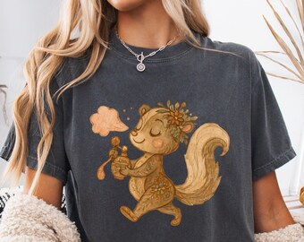 Boho Cute Sassy Skunk T-Shirt, Vintage Animal Shirt, Cartoon Skunk Graphic Tee, Funny Wildlife Lover Gift, Cute Forest Critter Top