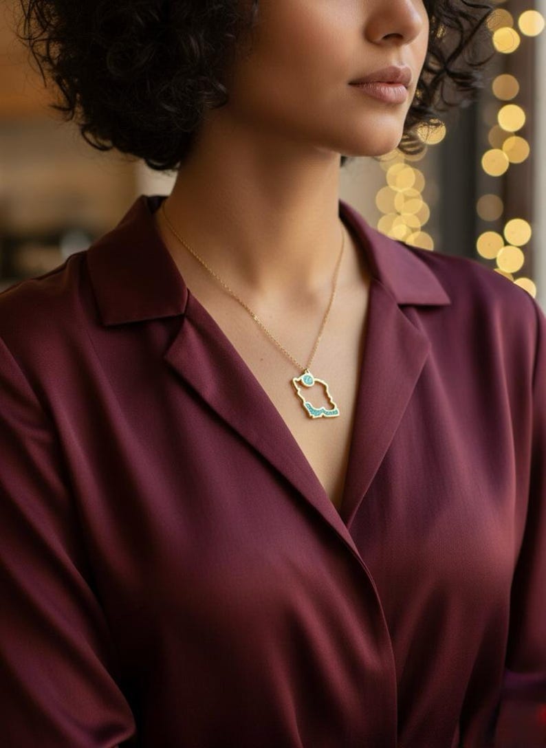 Persian Iran Map Turquoise Necklace – Meaningful Travel & Heritage Jewelry bild 1