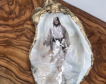 Jezus loopt op het water Goudgerande schelp | Christelijk cadeau | Trouwdecoratie strandhuis