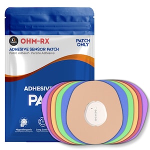 Może przedstawiać: Ręcznie wykonany drewniany półmisek do serwowania z naturalnym wykończeniem. Taca ma kształt prostokątny z podniesionymi krawędziami i zintegrowanymi uchwytami. Wymiary: około 40 cm długości, 25 cm szerokości i 5 cm wysokości.