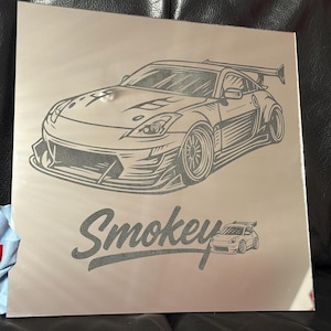 Lustro z grawerunkiem na zamówienie | Spersonalizowany prezent artystyczny | 6×6 · 8×8 · 10×10 | Oprawione lub bez ramy