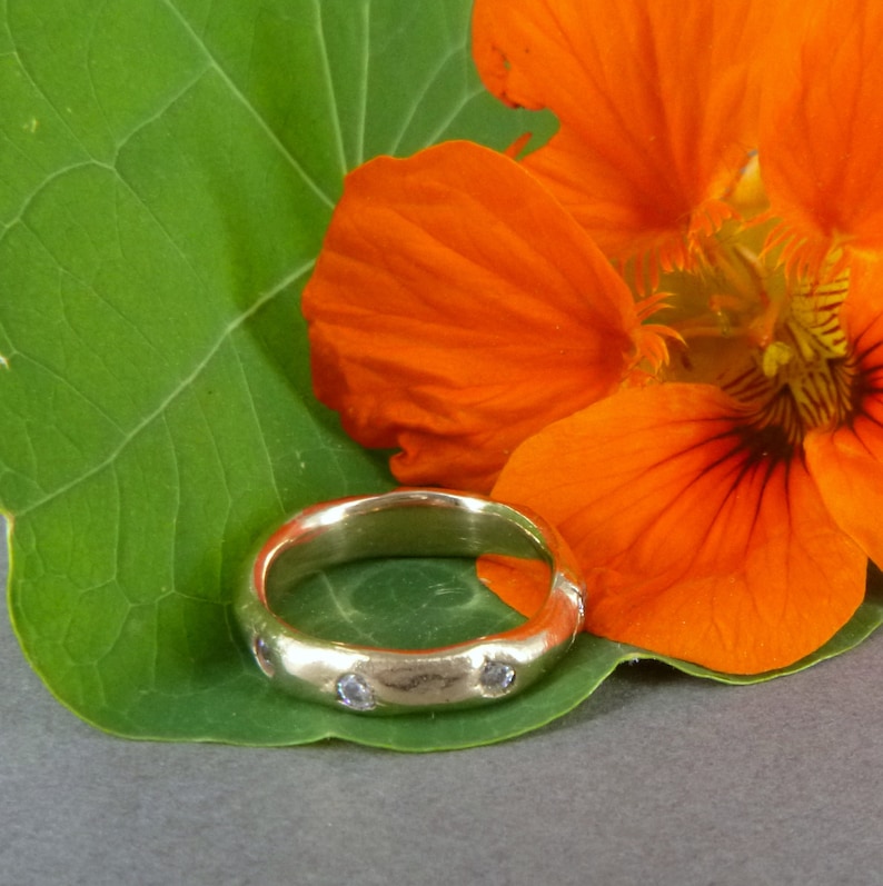 AURORA RING, Golden Bronze Ring Inlayed With Sparkling Stones Around