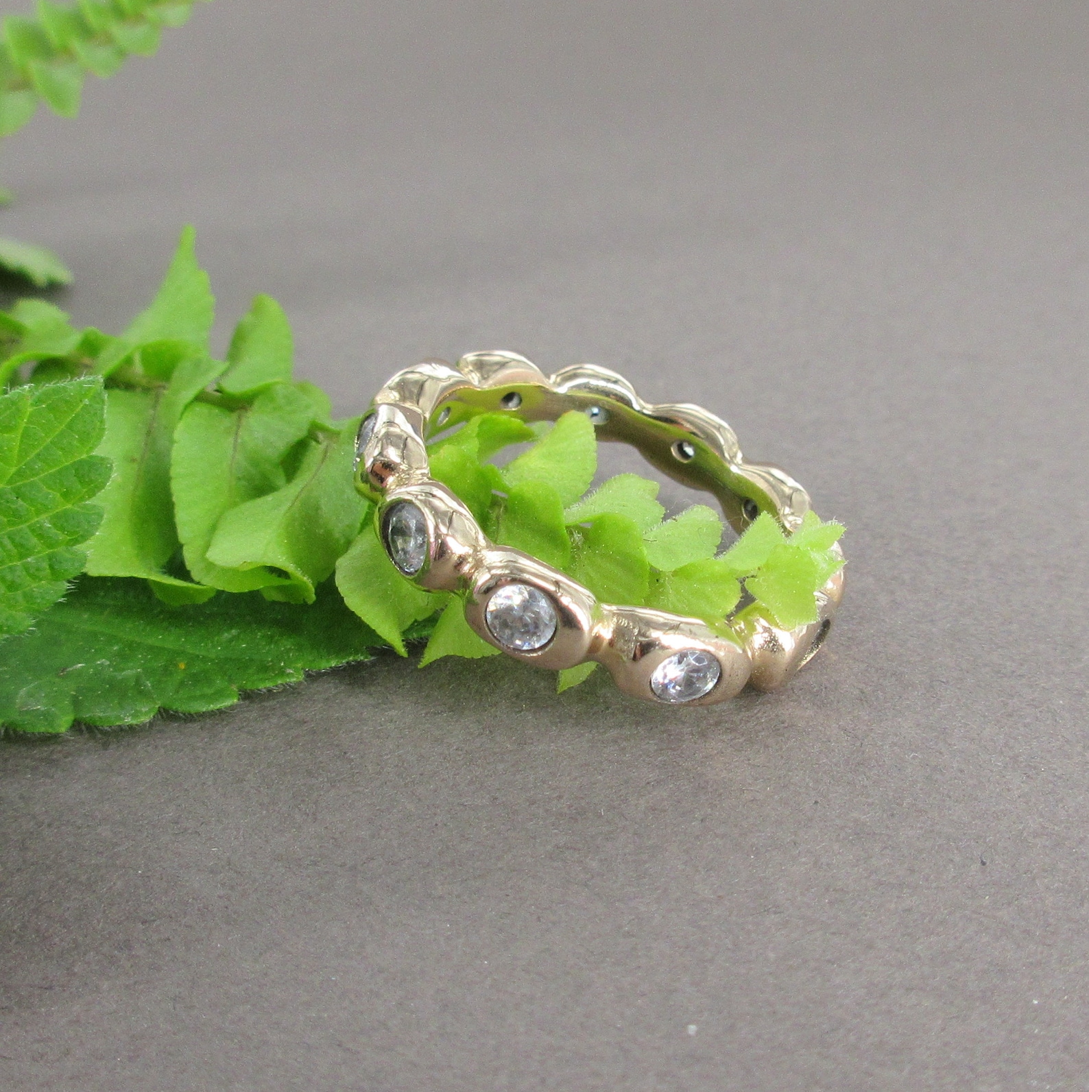 SCALLOPED AURORA RING Golden Bronze Ring With Sparkling 3mm Etsy