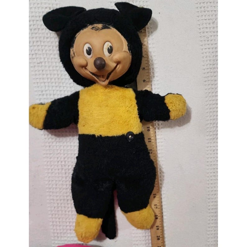 Muñeco de peluche vintage de Mickey Mouse de Disney de la década de 1940, marca Gund, con cara de goma. imagen 18