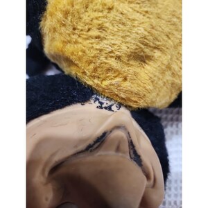 Muñeco de peluche vintage de Mickey Mouse de Disney de la década de 1940, marca Gund, con cara de goma. imagen 14