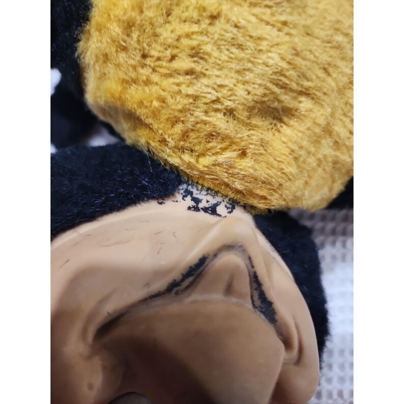 Muñeco de peluche vintage de Mickey Mouse de Disney de la década de 1940, marca Gund, con cara de goma. imagen 14
