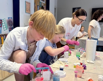 Private Fidget Making Workshop - In Person - 1 to 5 participants - Netherlands - Make your own glow-in-the-dark silicone fidget