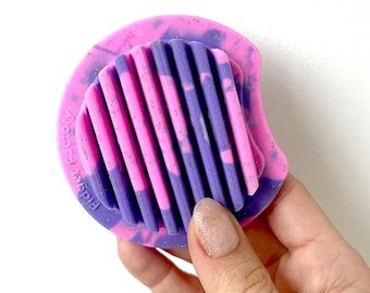 Streifen - handgemachtes Silikon Fidget das im Dunkeln leuchtet - Lila & Pink - mit Glitzer