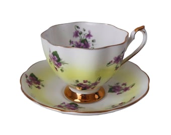 Vintage Queen Anne Tea Cup Saucer Floral Fine Bone China England Teacup