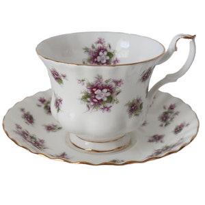 Royal Albert Vintage Teacup and Saucer Sweet Violets Tea Cup Floral English Bone China Garden Tea Party