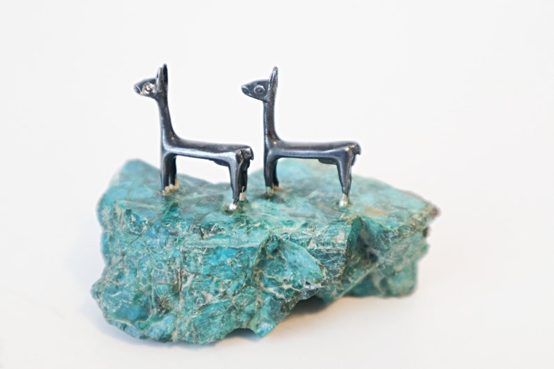 Vintage Alpaca Llama on Raw Turquoise Rock shops Figurine Alpacas