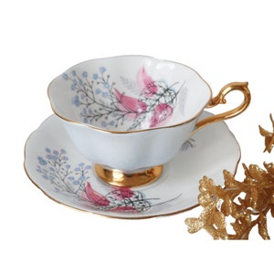 Vintage ROYAL ALBERT Bone China Teacup & Saucer Tea Cup Blue England Floral