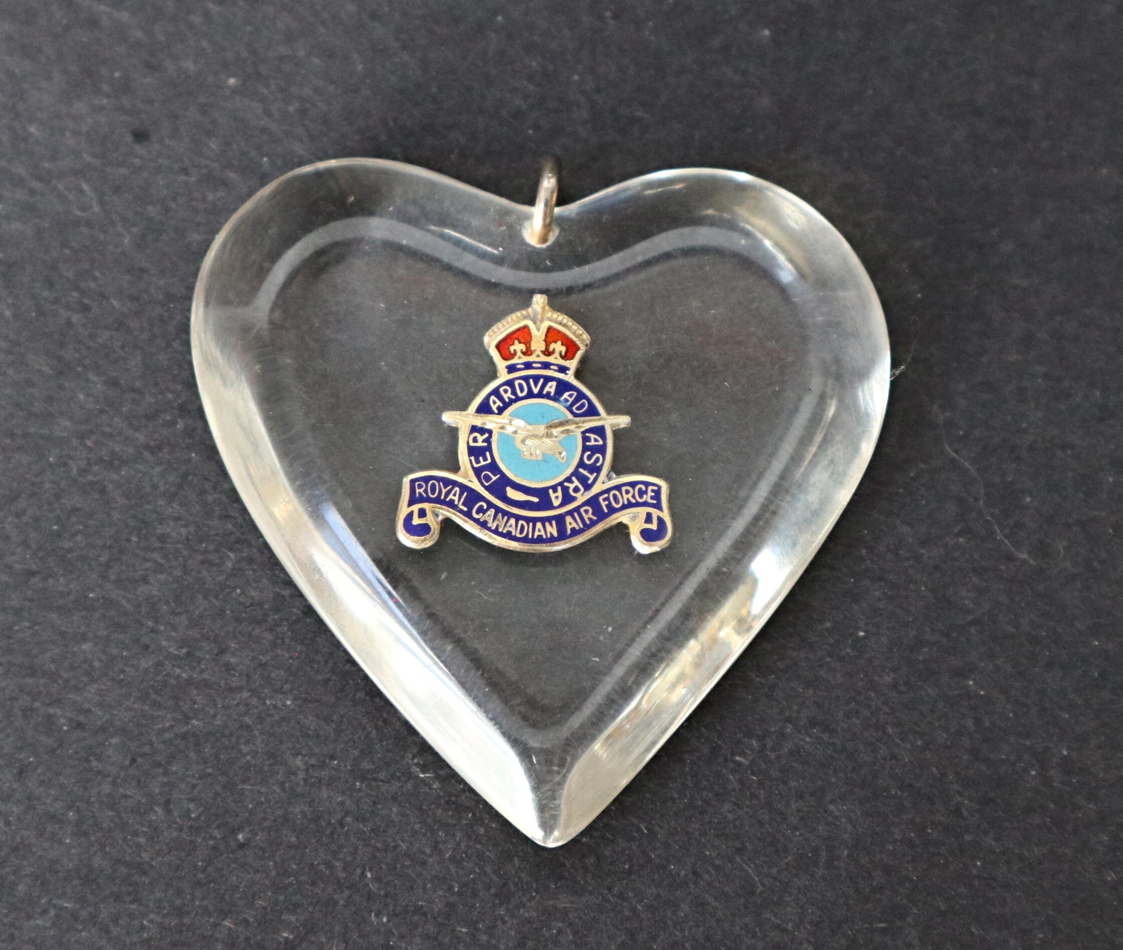 Vintage WW2 Royal Canadian Air Force ( RCAF) Sweetheart Vintage WW2 Royal Canadian Air Force ( RCAF) Sweetheart