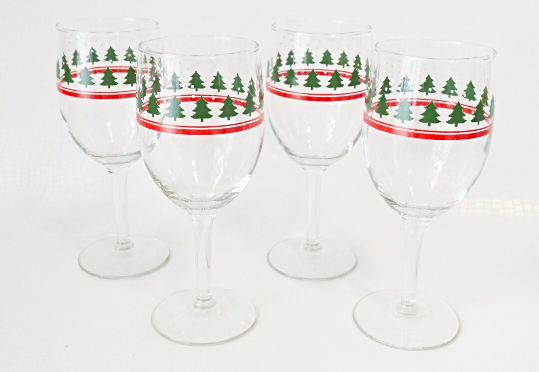 4 Vintage Christmas Wine Glasses With Christmas Trees Etsy