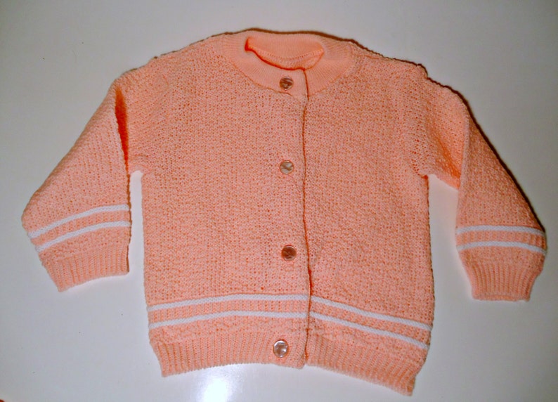 Vintage Pink Baby Knitted Sweater Booties and Cap Infant Sweater 1970/'s Mint in the Box