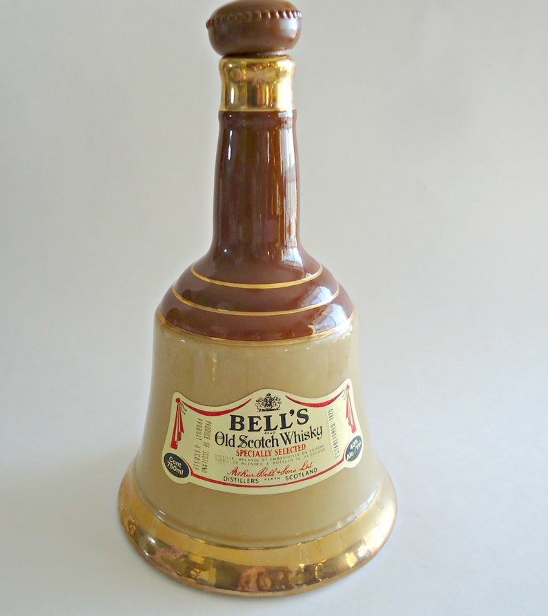 3 vintage Wade Bells Old Scotch Whiskey Decanter par Wade Etsy