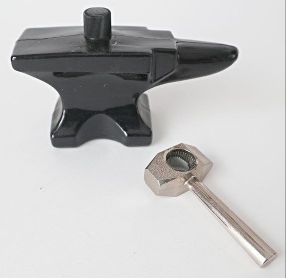 Avon Blacksmith's Anvil after shave bottle Aftershav… Gem