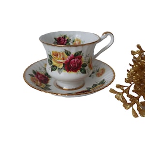 Vintage Paragon Bone China Teacup & Saucer Tea Cup Cabbage Rose England Floral
