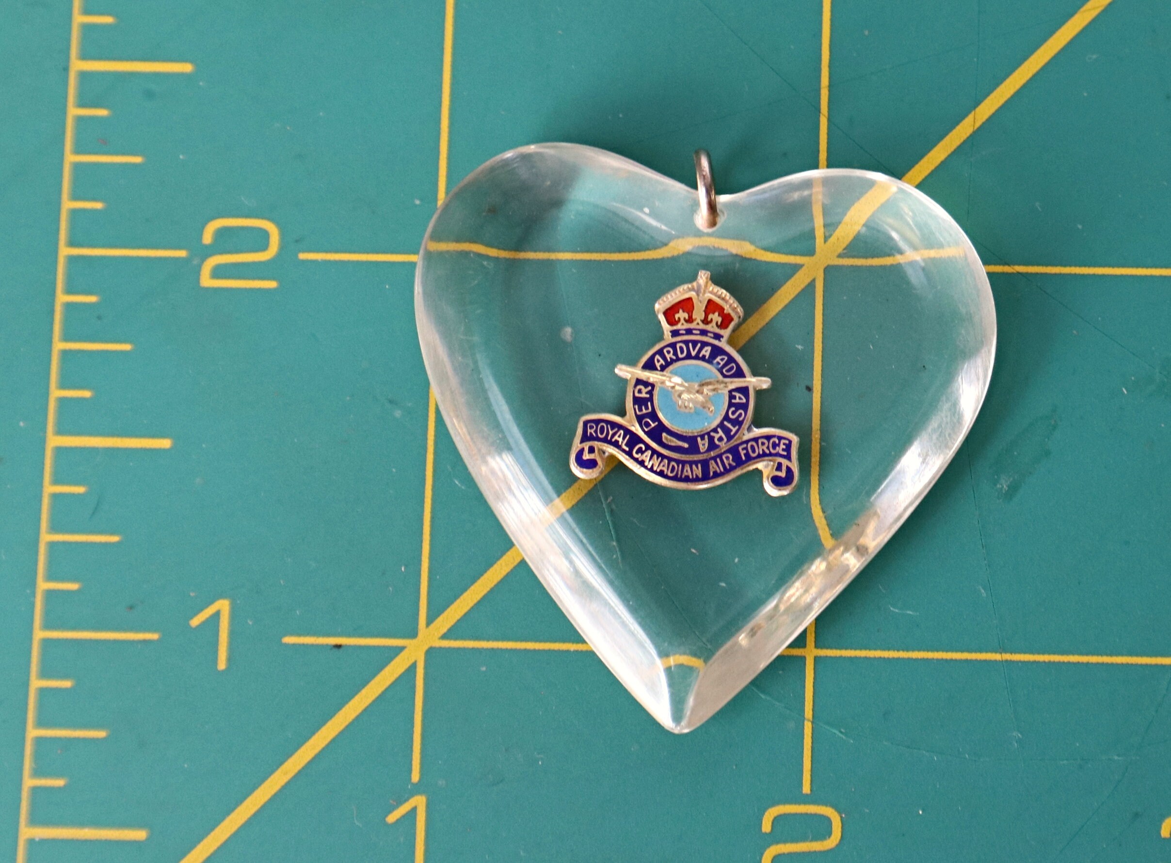 Vintage WW2 Royal Canadian Air Force ( RCAF) Sweetheart Vintage WW2 Royal Canadian Air Force ( RCAF) Sweetheart