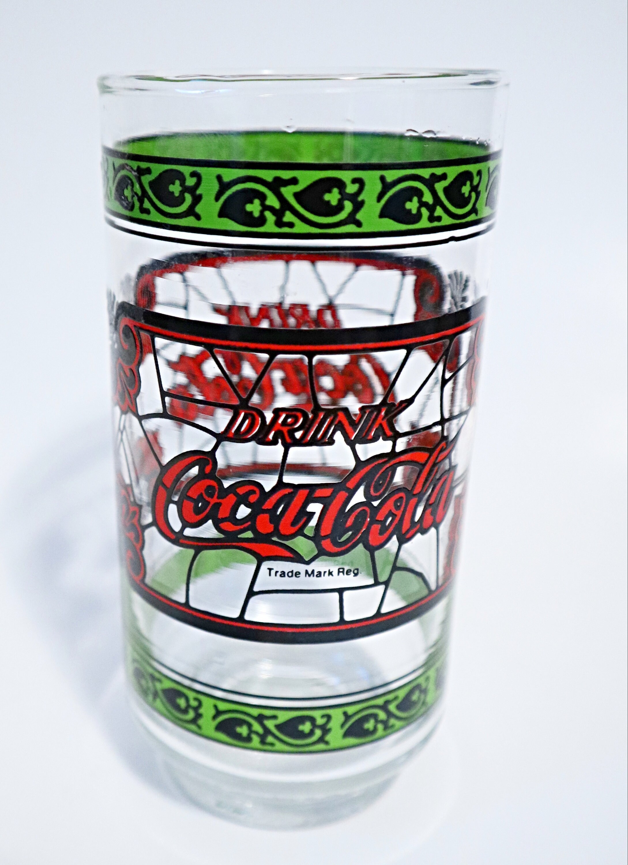 7 VINATGE FANCY COCA COLA STAINED GLASS STYLE CUPS. VINTAGE.