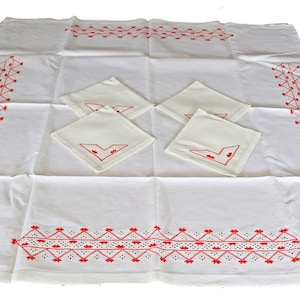 Vintage Small Linen Tablecloth & 4 Napkins Embroidered Openwork 1960s