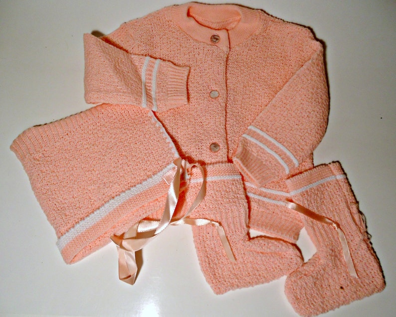 Vintage Pink Baby Knitted Sweater Booties and Cap Infant Sweater 1970/'s Mint in the Box