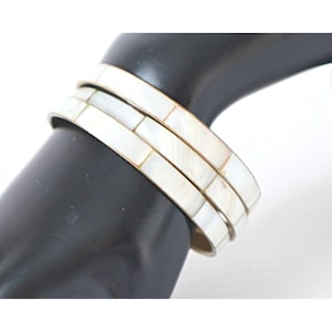 3 bracelets joncs vintage en nacre Laiton