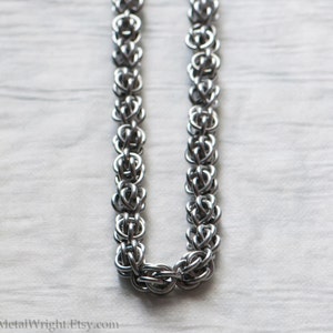 Sweetpea Chainmail Necklace image 3