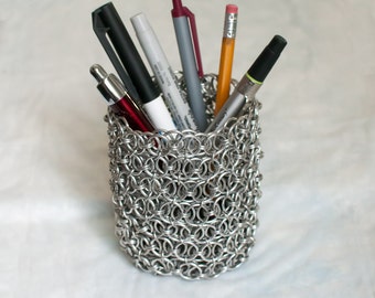 Chainmail cup holder or pencil holder