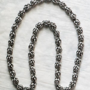 Sweetpea Chainmail Necklace image 1