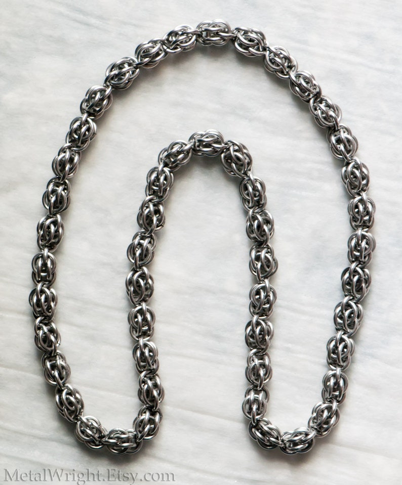 Sweetpea Chainmail Necklace image 1