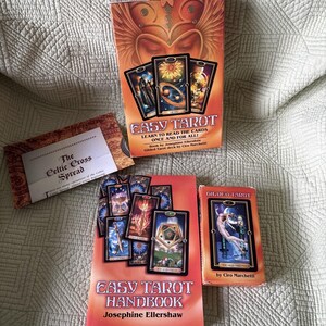 EASY TAROT : Learn to Read the Cards Once and for All ! Cards , Book & Layout image 4
