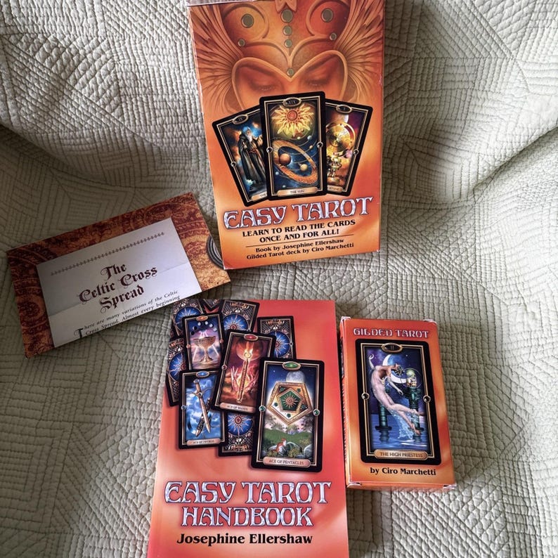 EASY TAROT : Learn to Read the Cards Once and for All ! Cards , Book & Layout image 4