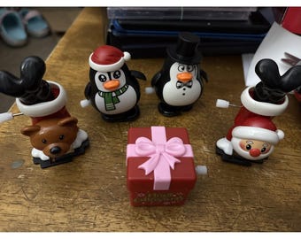 Lot Of 5 Holiday Wind Up Toys 2"