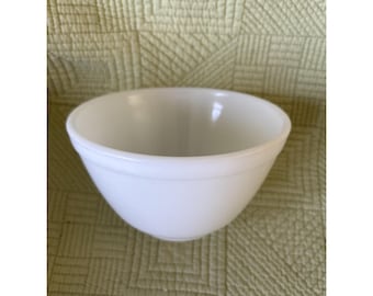 Vintage PYREX 401 White Milk Glass Mixing Bowl 1.5 Pint 6" Dia
