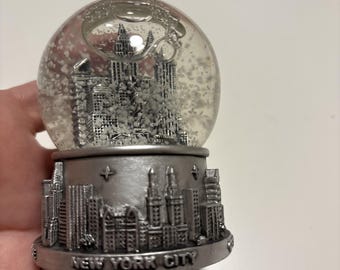 NYC Central Park TimesSquare Statue Of Liberty Silver Snowglobe/paperweight 3.5"