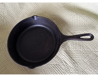 Hütte Gusseisenpfanne # 5 8 "5SK Made in USA Pre-Seasoned Pan Fire To Oven."
