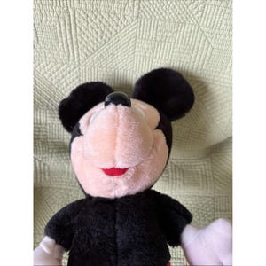 Een vintage Mickey Mouse Disney van Hasbro 15" rood wit zwart pluche knuffeldier afbeelding 9