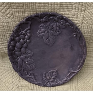 Plato decorativo vintage Arthur Court Grapevine Grapeleaf de 8" (20 cm) con diseño de viñedo y hojas de vid.