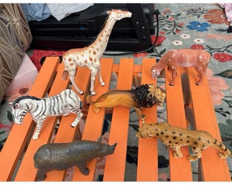 Vintage lot of 6 Plastic safari animals