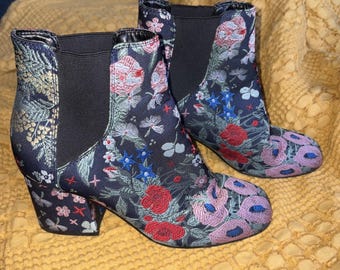 Indigo.rd 7.5 Flower Ankle Boots 3" block h eel Boho Feel