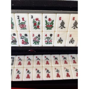 GRA MAHJONG 4 półki z pleksiglasu 160 białych (kolorowych) płytek 6 etui na jokery NOWOŚĆ zdjęcie 8