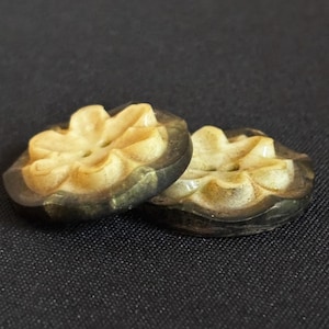 Vintage Art Deco Casein Flower Buttons – 1930s Milk Plastic Set of 2