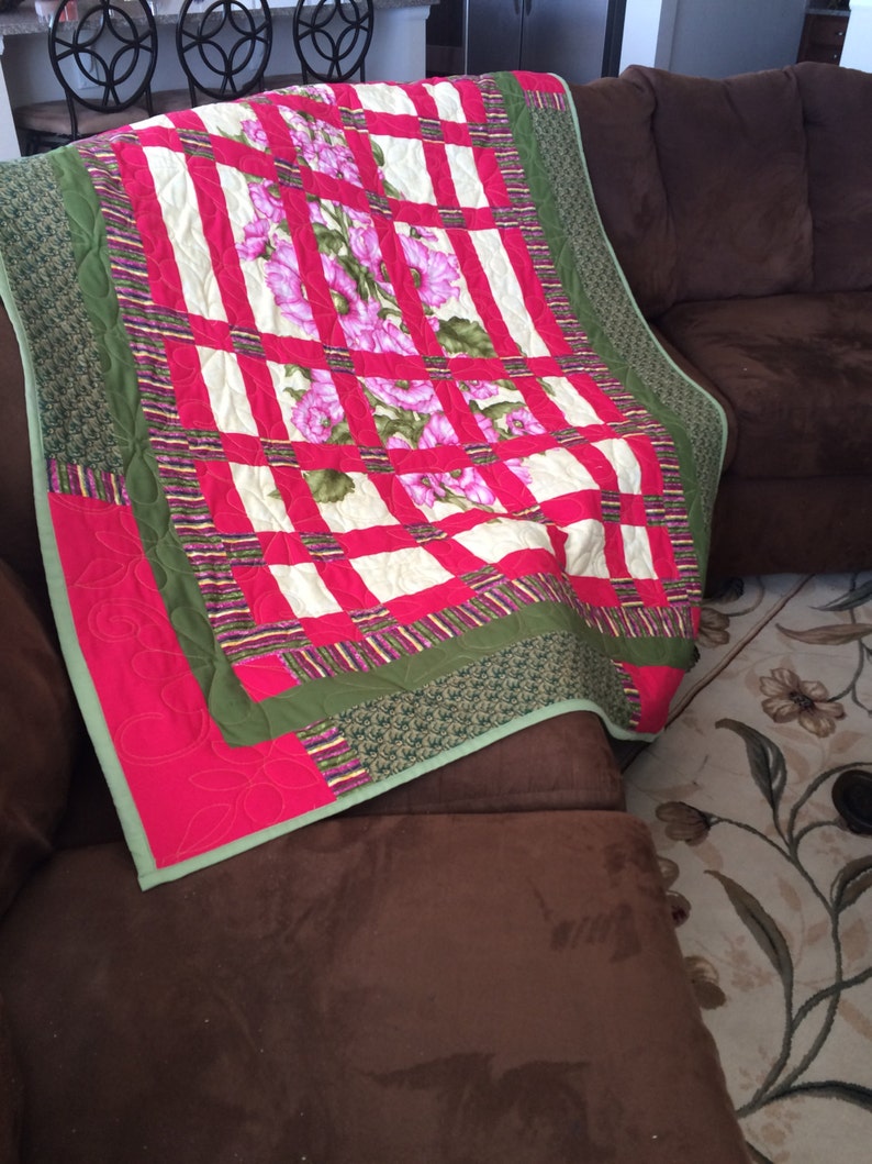 Garden Trellis Large Throw Quilt image 1