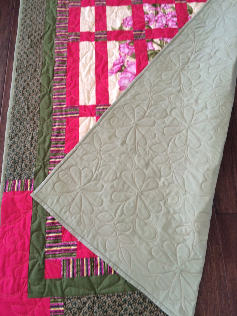 Garden Trellis Large Throw Quilt image 3